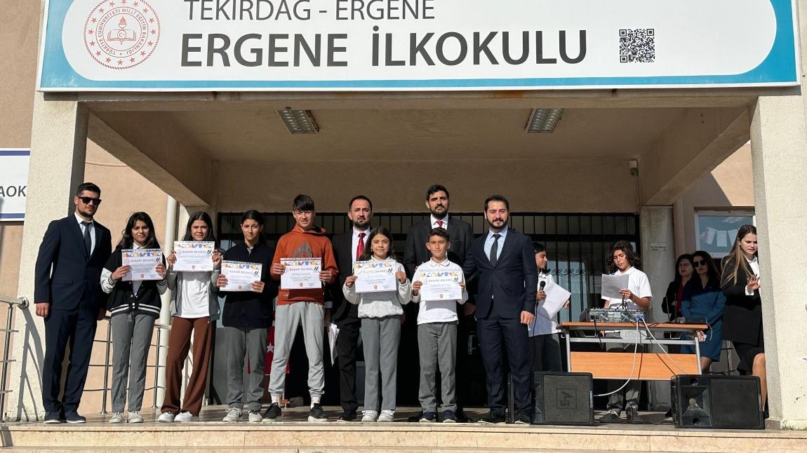 29 EKİM CUMHURİYET BAYRAMI KAPSAMINDA DÜZENLENEN YARIŞMALARDA DERECE YAPAN ÖĞRENCİLERİMİZİN ÖDÜLLERİ VERİLDİ